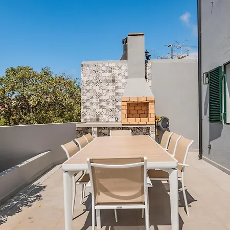 Pedreiro Apartment